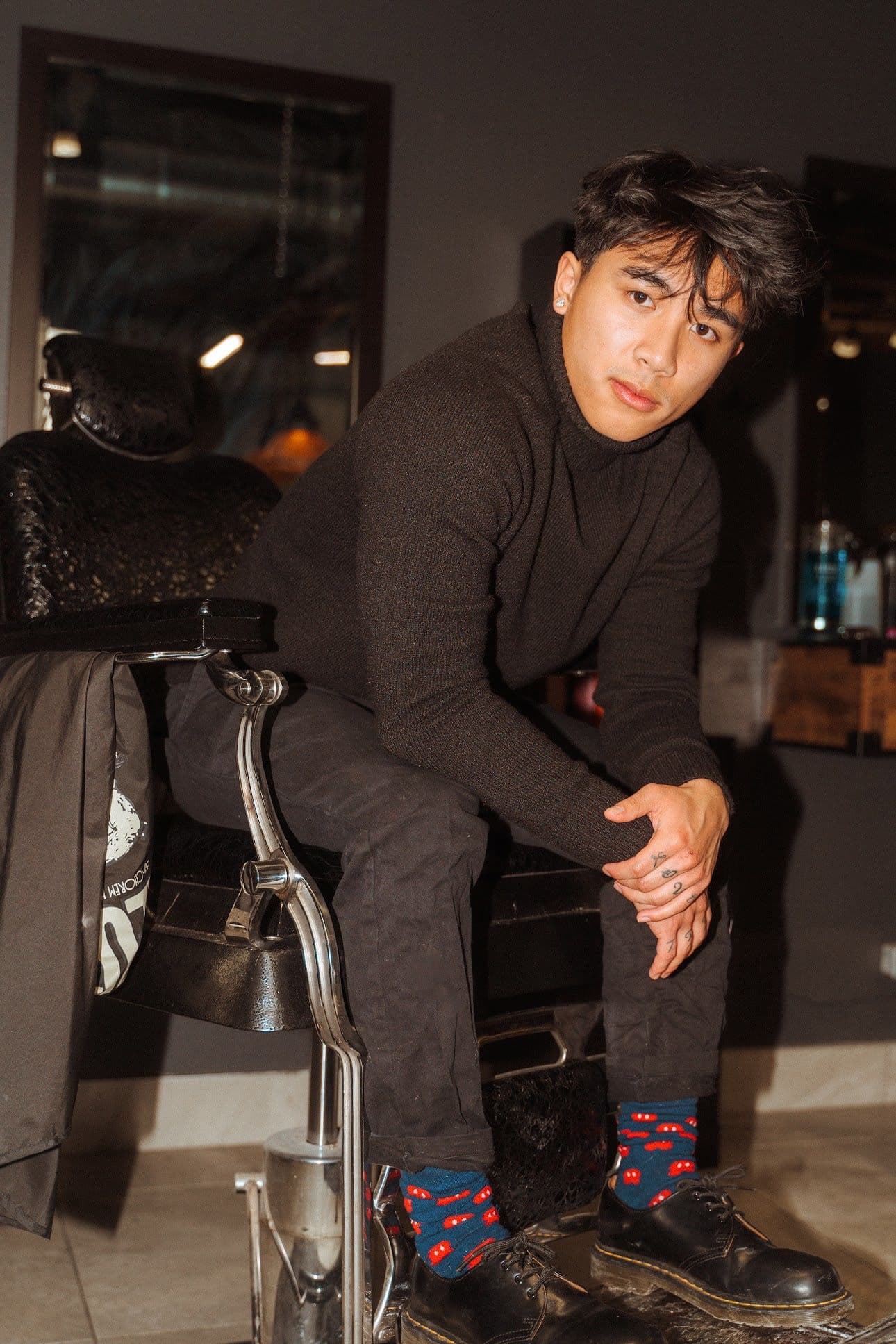 Felix Ngyuyen, barber